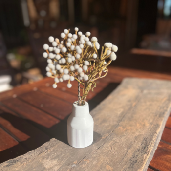 Small smooth tapered bud vase