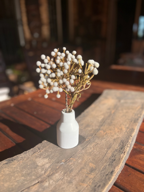 Small smooth tapered bud vase