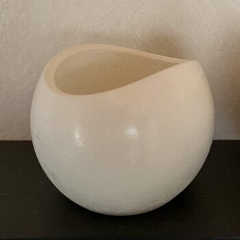 Curved Cup vessel