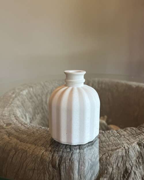 Aroma Diffuser / Bud Vase (soft ribbed) (B)