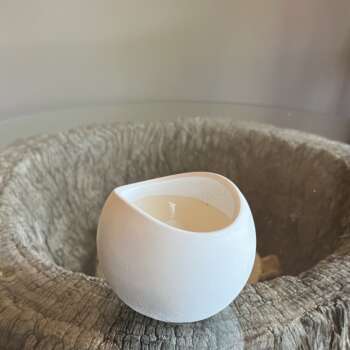 Curved Cup Candle