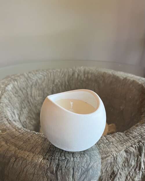 Curved Cup Candle
