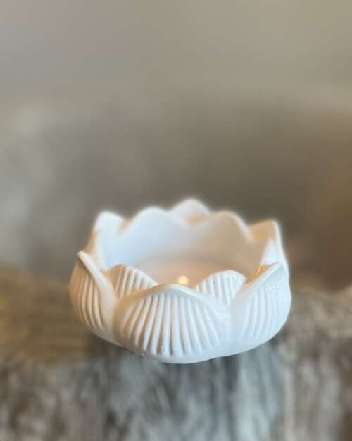 Lotus flower tealight candle holder
